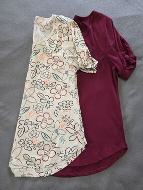 LuLaRoe Berry Knit Top with Multicolor Logo Tag